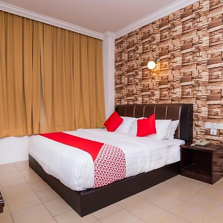 Super Oyo 1114 Neo Pegasus Hotel Segamat Bagian luar foto