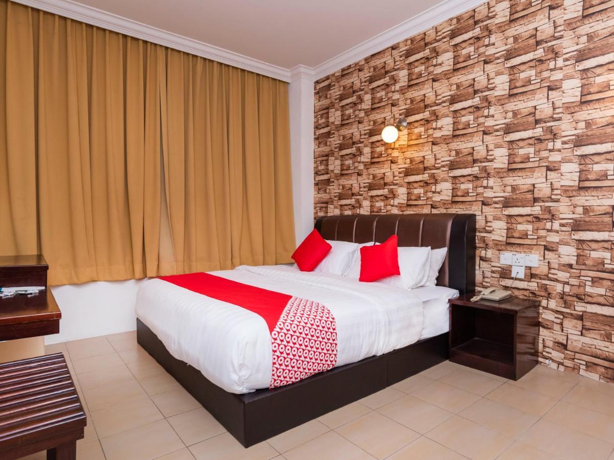 Super Oyo 1114 Neo Pegasus Hotel Segamat Bagian luar foto