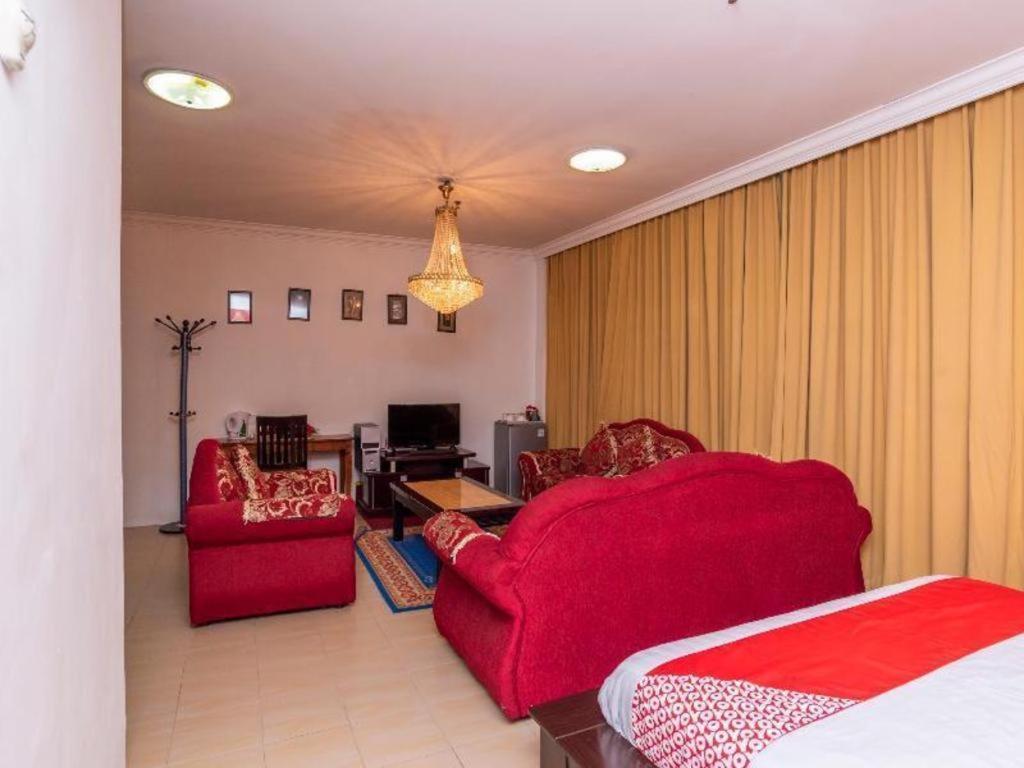 Super Oyo 1114 Neo Pegasus Hotel Segamat Bagian luar foto