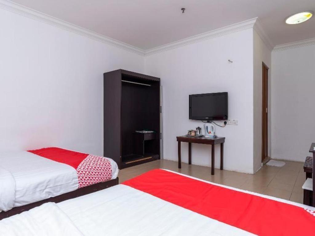 Super Oyo 1114 Neo Pegasus Hotel Segamat Bagian luar foto