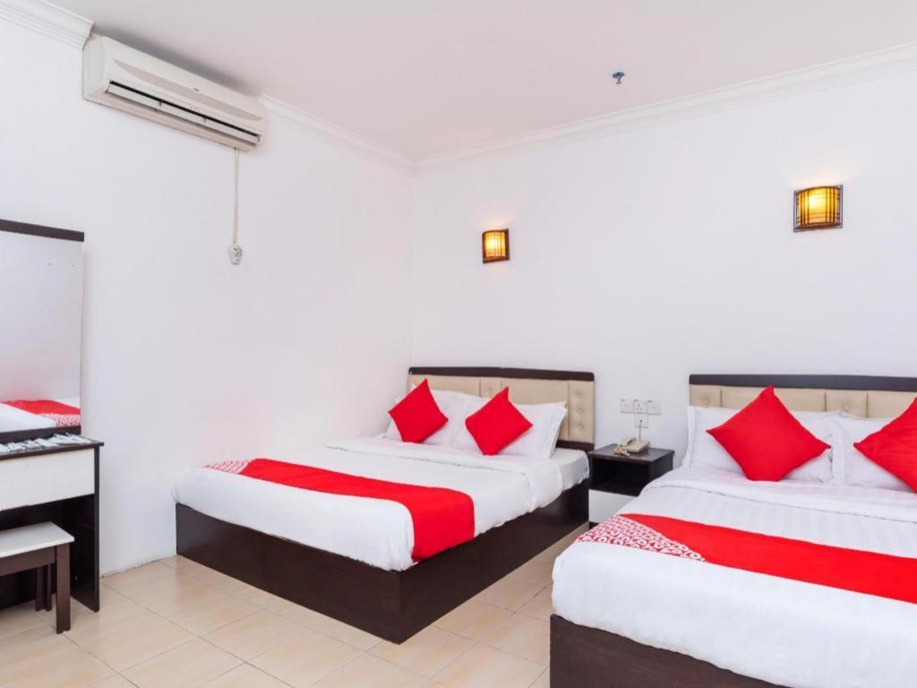 Super Oyo 1114 Neo Pegasus Hotel Segamat Bagian luar foto