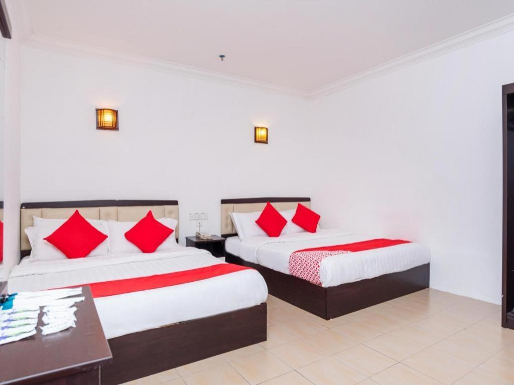 Super Oyo 1114 Neo Pegasus Hotel Segamat Bagian luar foto