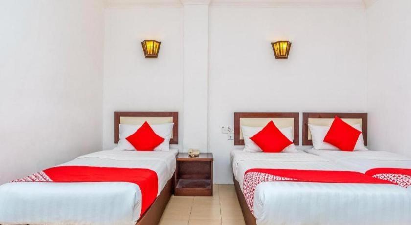 Super Oyo 1114 Neo Pegasus Hotel Segamat Bagian luar foto