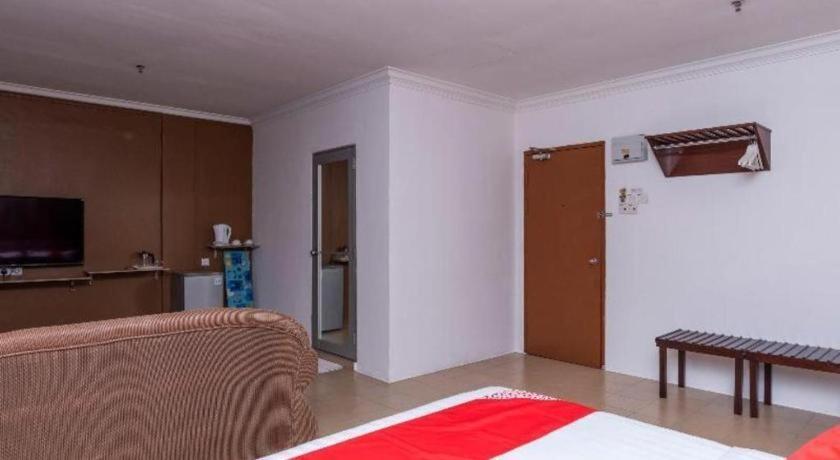 Super Oyo 1114 Neo Pegasus Hotel Segamat Bagian luar foto