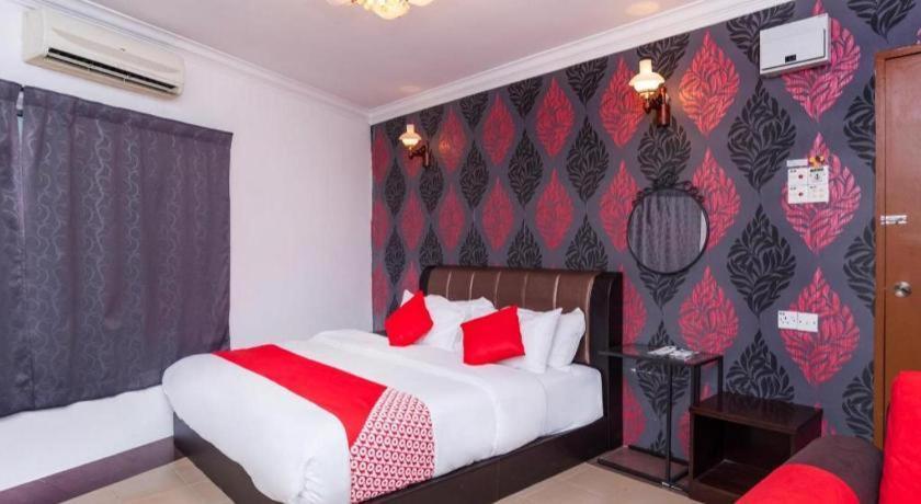 Super Oyo 1114 Neo Pegasus Hotel Segamat Bagian luar foto