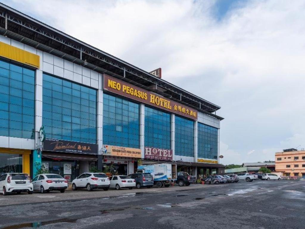 Super Oyo 1114 Neo Pegasus Hotel Segamat Bagian luar foto